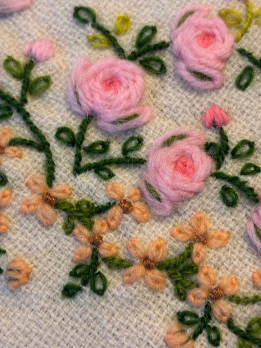 Vintage Crewel Hand Embroidery Needlepoint Tablecloth Throw Blanket Ribbon Roses